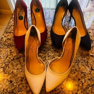 Bundle of heel shoes